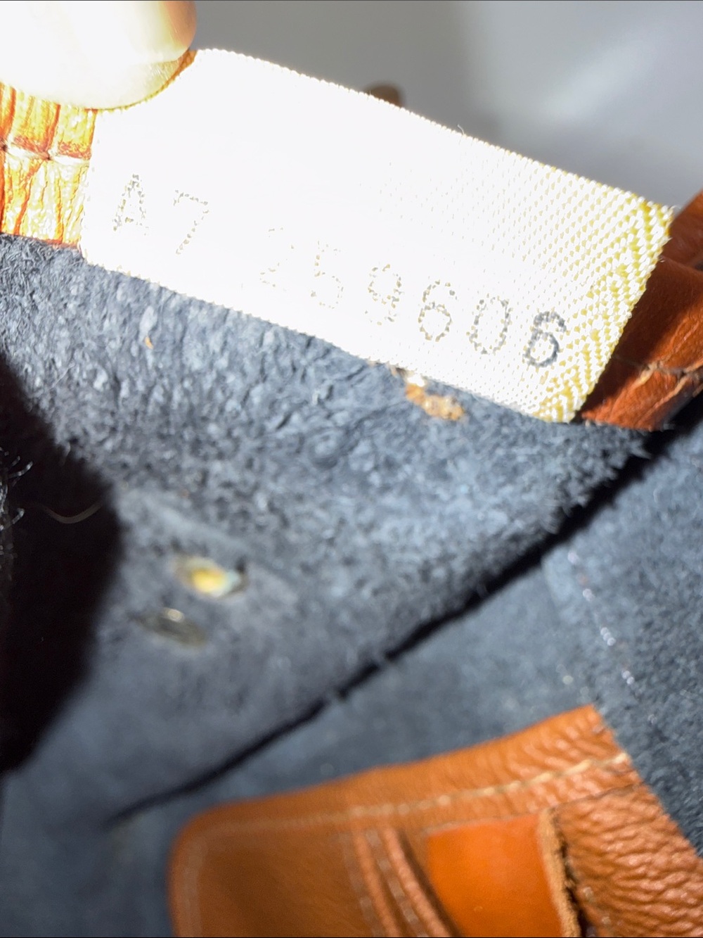 Vintage Dooney & Bourke (AWL) Square Carrier Leather Bag - Picture 9 of 12